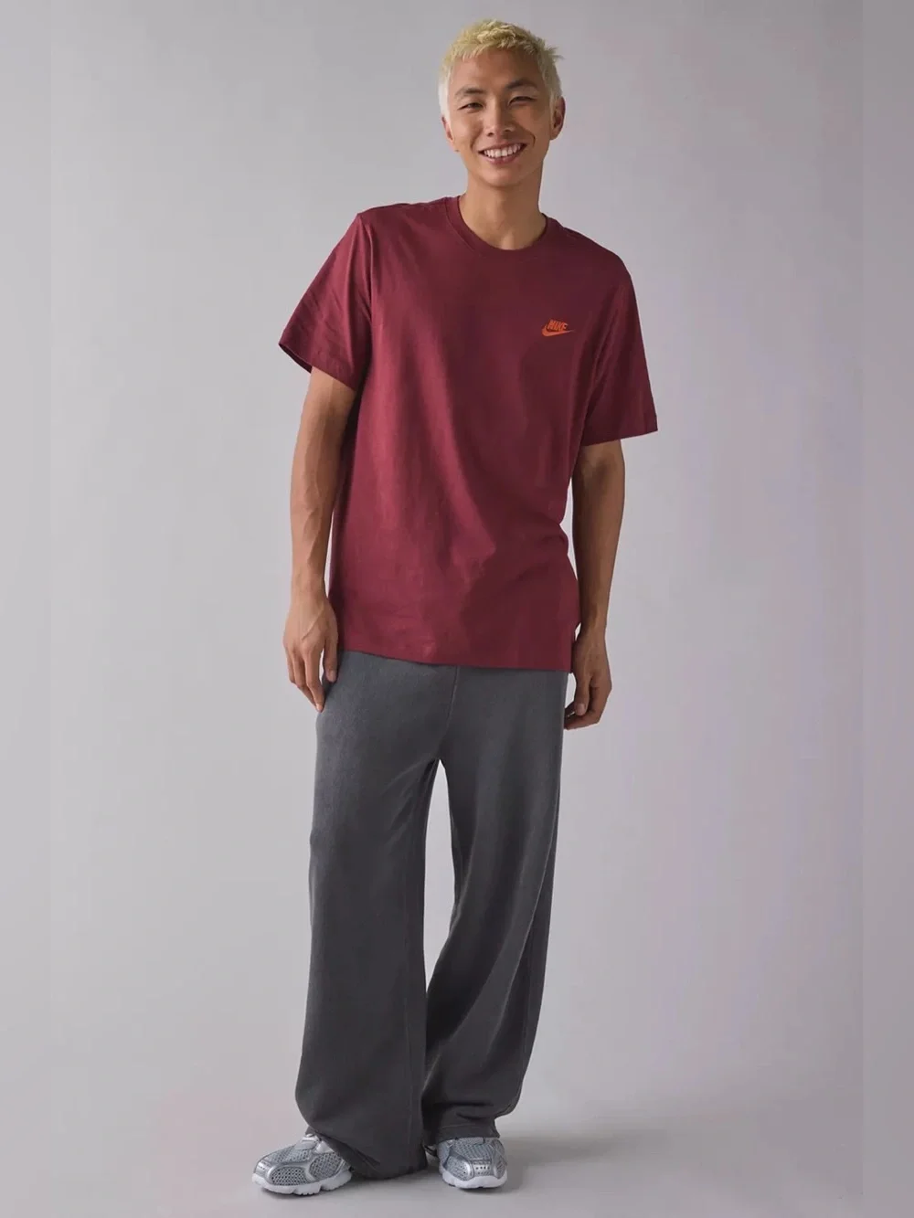 NWT Nike Sportswear Club Tee
